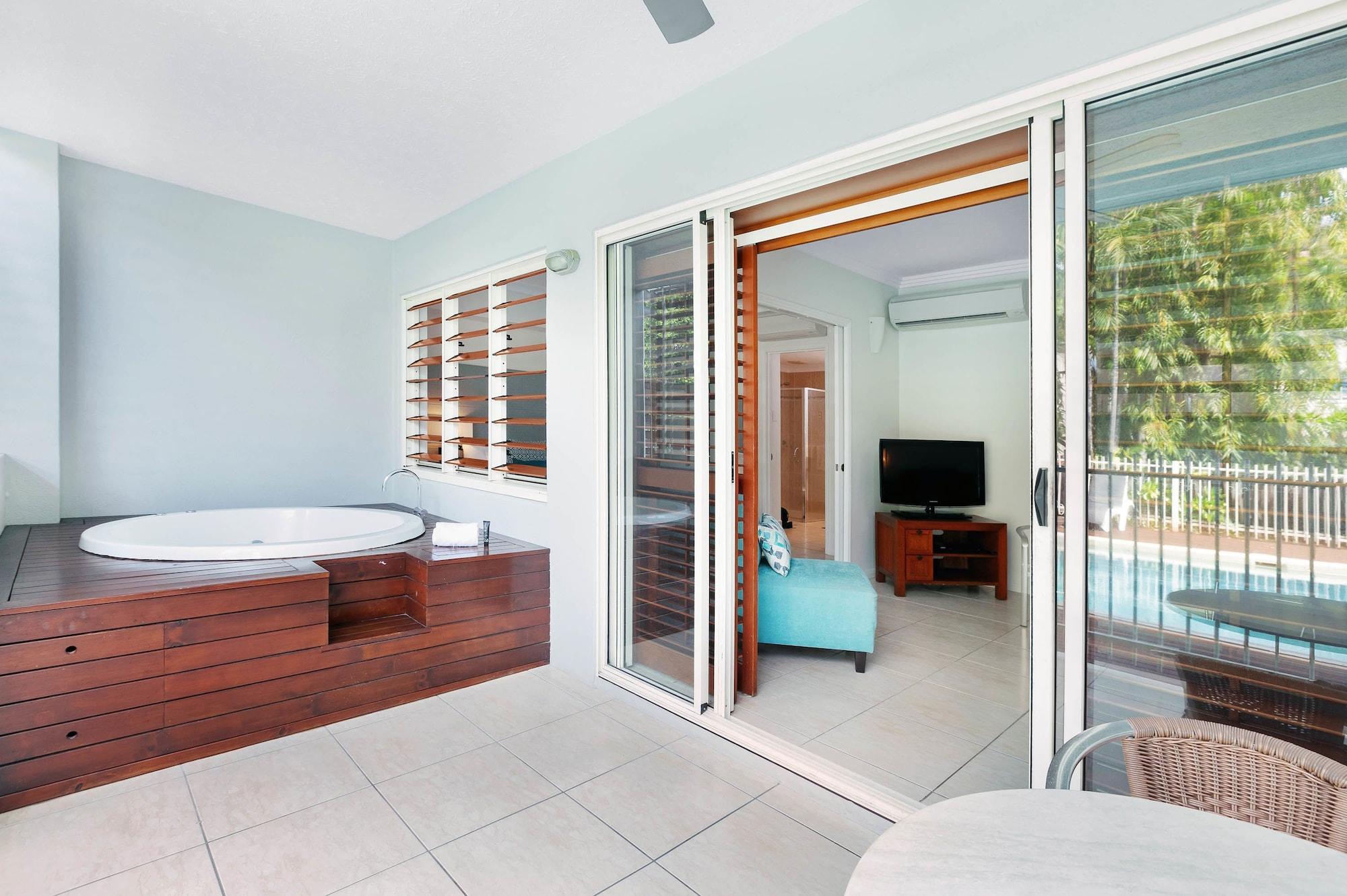 Aparthotel Mantra Aqueous on Port à Port Douglas Extérieur photo